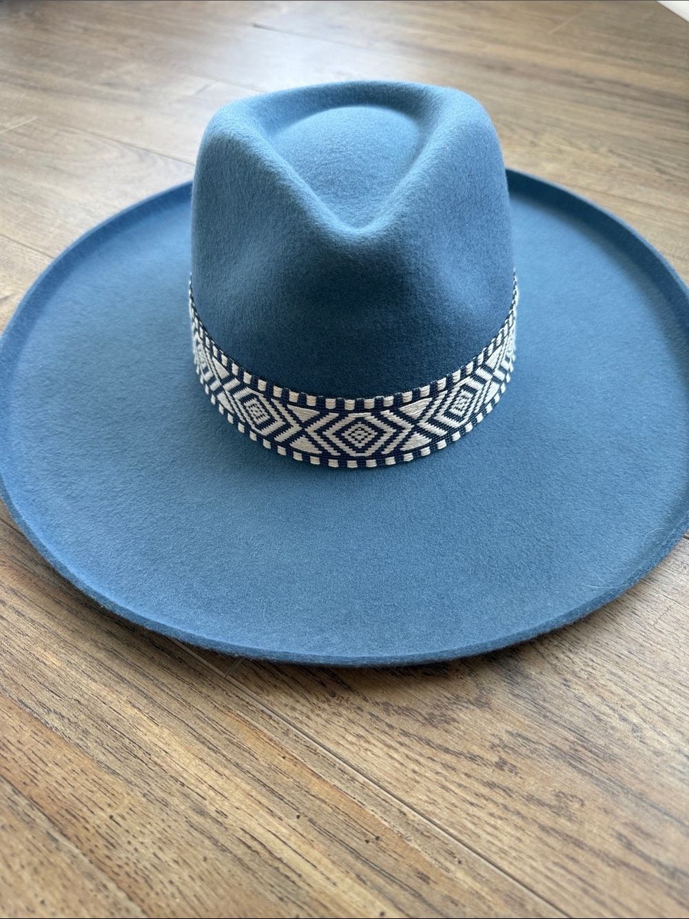 Olive & PIQUE Powder Blue 100% Wool Hat — NWT